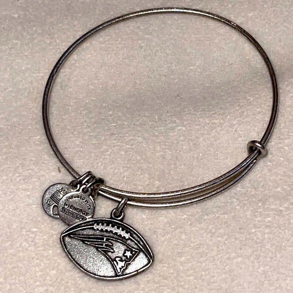 Alex and‎ Ani Patriots Bangle - Picture 1 of 4